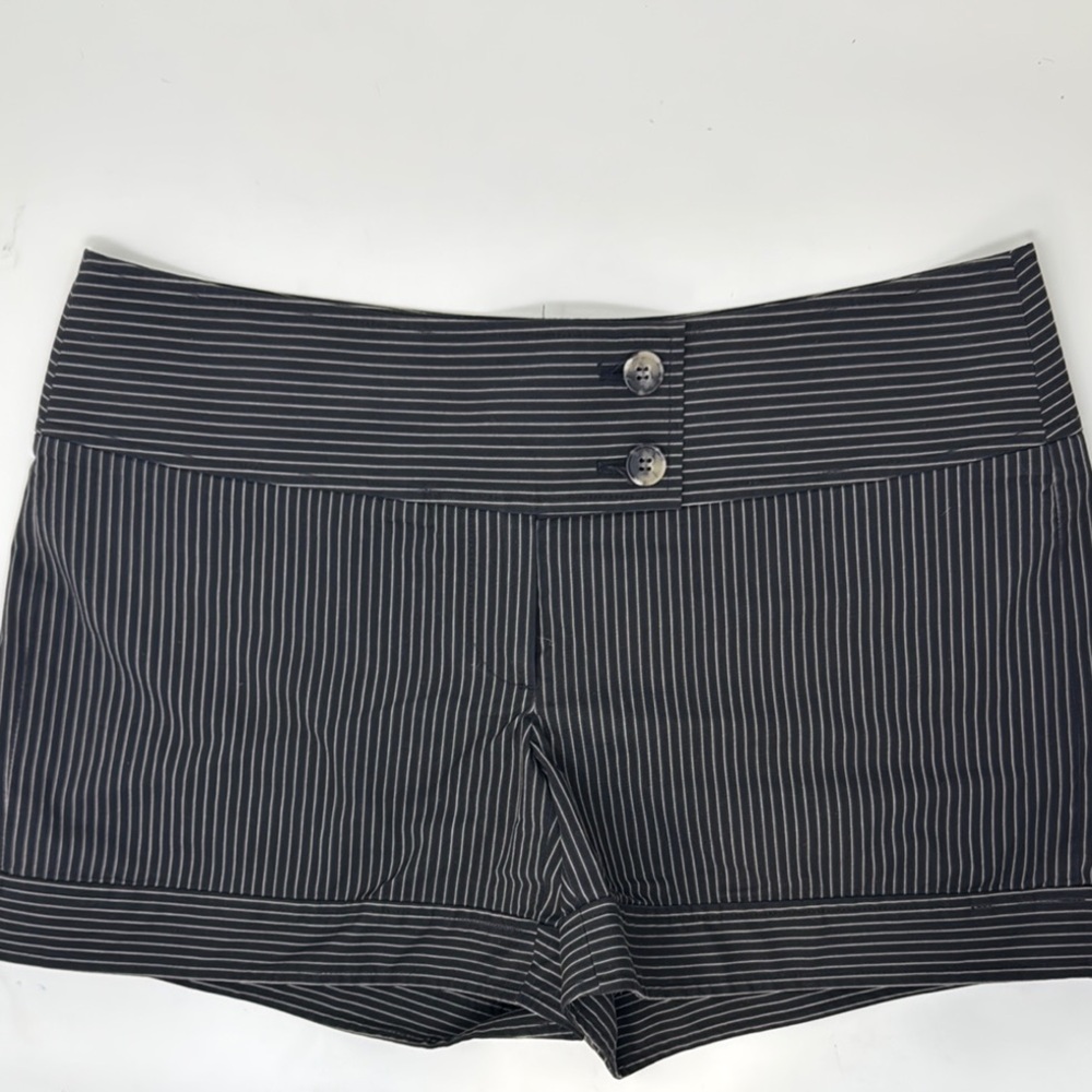 Theory Mid rise Dark Brown/Black and White Shorts with Pinstripes size 6